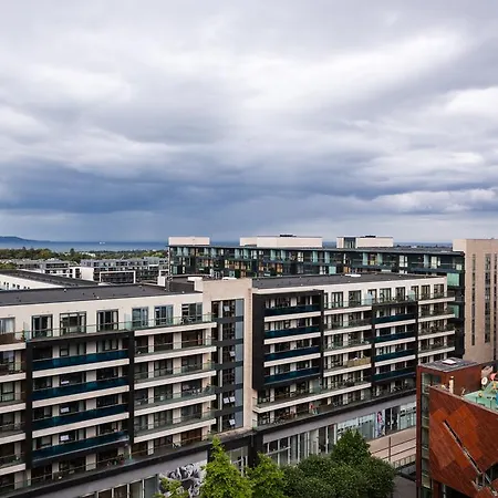 Your Base Dublin - Sandyford アパート